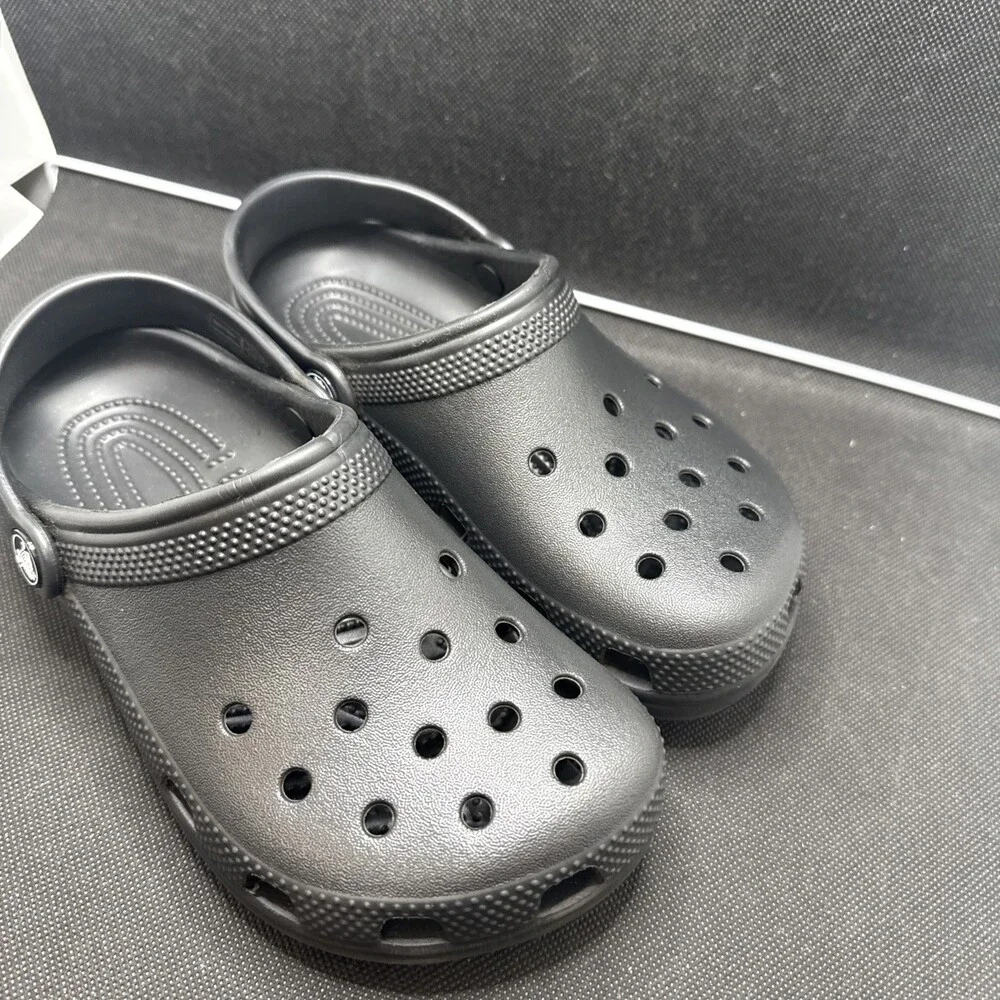Unisex Youth Boys Girls Crocs Classic Clogs 206991 Black Size 2Y- UZB72 - Picture 3 of 15